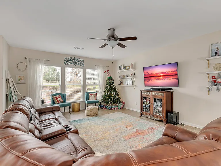 441 Timberleaf Rd — Photo 6