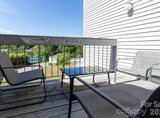 1050 21st Ave NW APT 90, Hickory, NC 28601