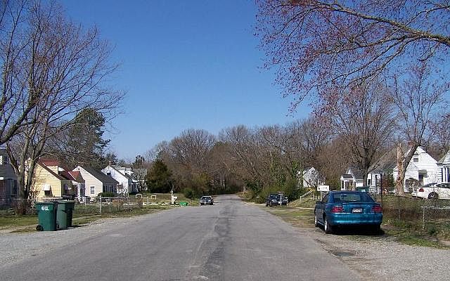 2nd image of 1703 Doron Ln