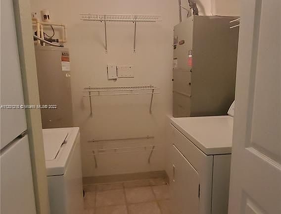 5th image of 171 SW Palm Dr APT 306