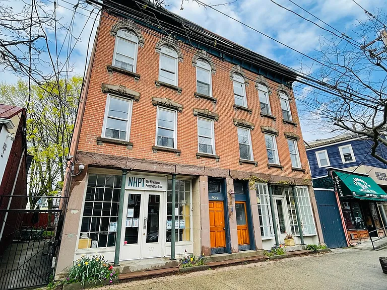 924 State St #5 — Photo 12