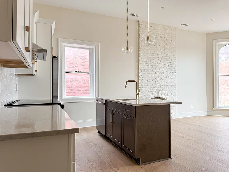 884 Main St #3 — Photo 4