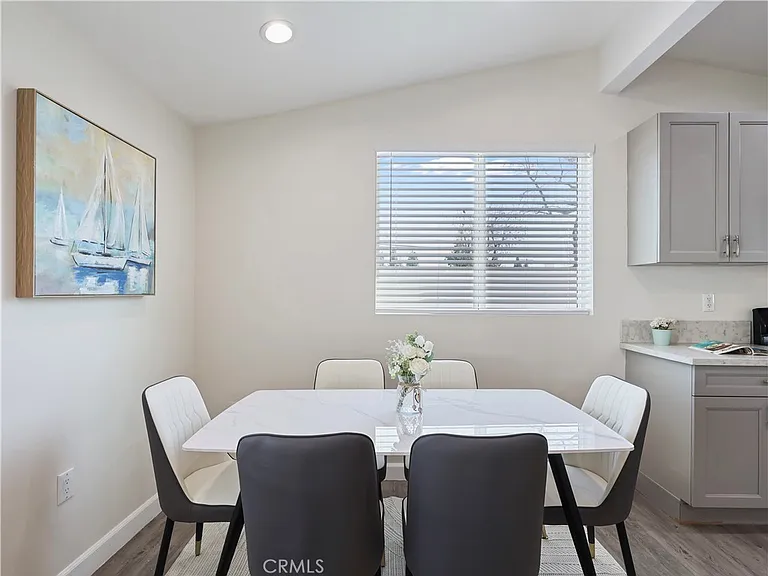 15803 Chatsworth St — Photo 12