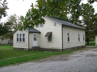 615 Charles Rd, Carbondale, IL 62901