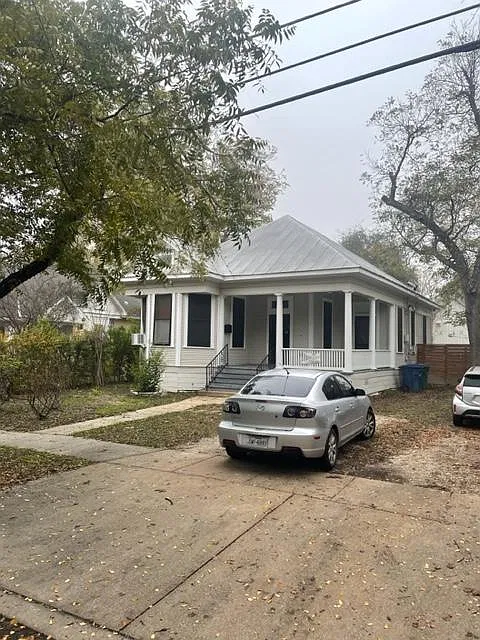 123 Callaghan Ave