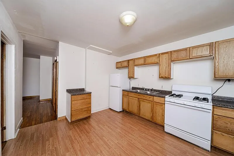 1 bed, 1.0 bath, 800 sqft, $1,100 — Photo 2