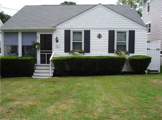 3 Bellaire Dr, Old Saybrook, CT 06475