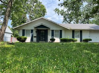 903 Holiday Dr, Danville, IL