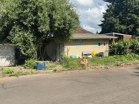 3rd image of 5980 SW 187th Dr