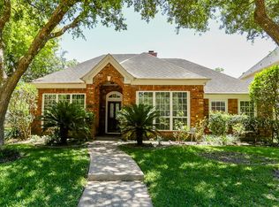 5430 Avondale Dr, Sugar Land, TX 77479