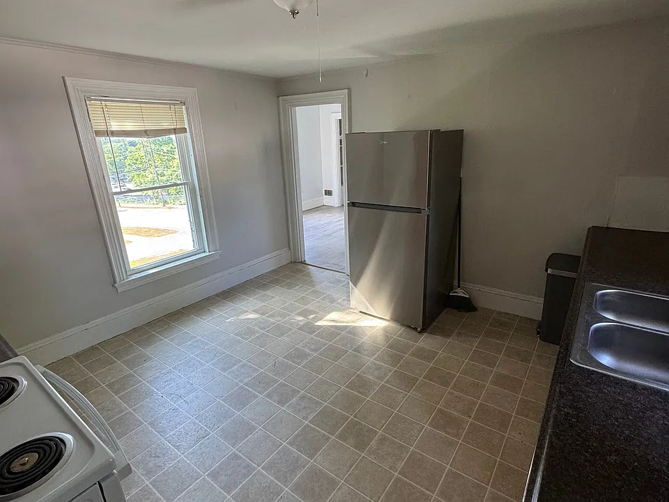 72 Pier St #2
