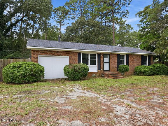 2nd image of 213 Nine Foot Road