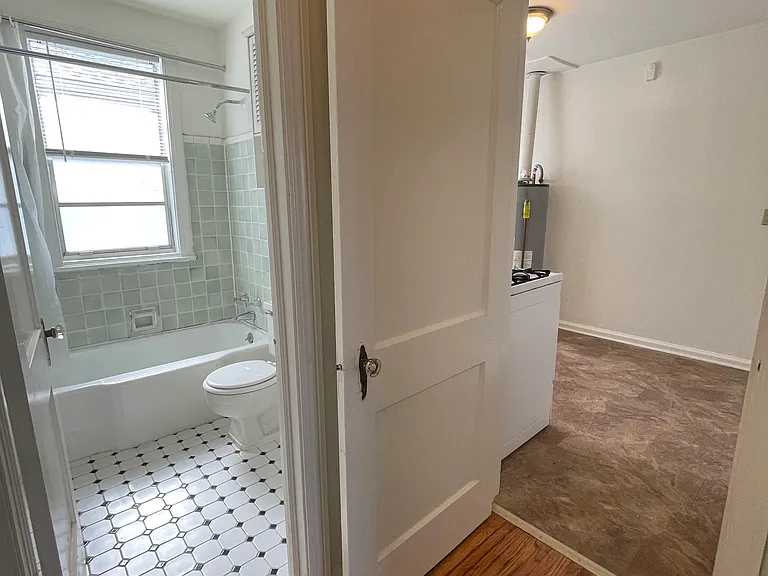 912 Oxmoor Rd — Photo 33