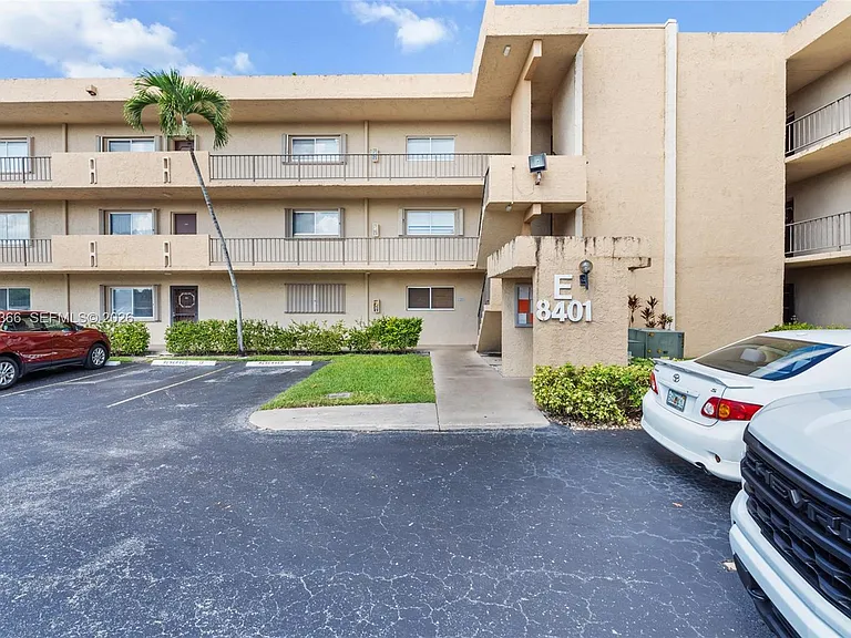 8401 SW 107th Ave #144E — Photo 34