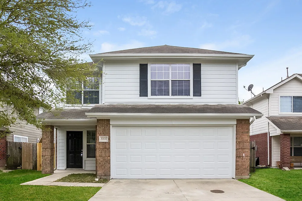 4 bed, 2.5 bath, 2240 sqft, $2,020 — Photo 1
