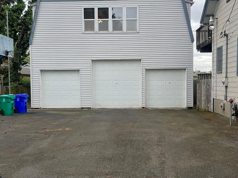 Three car garage with 1010 square-foot living space on top