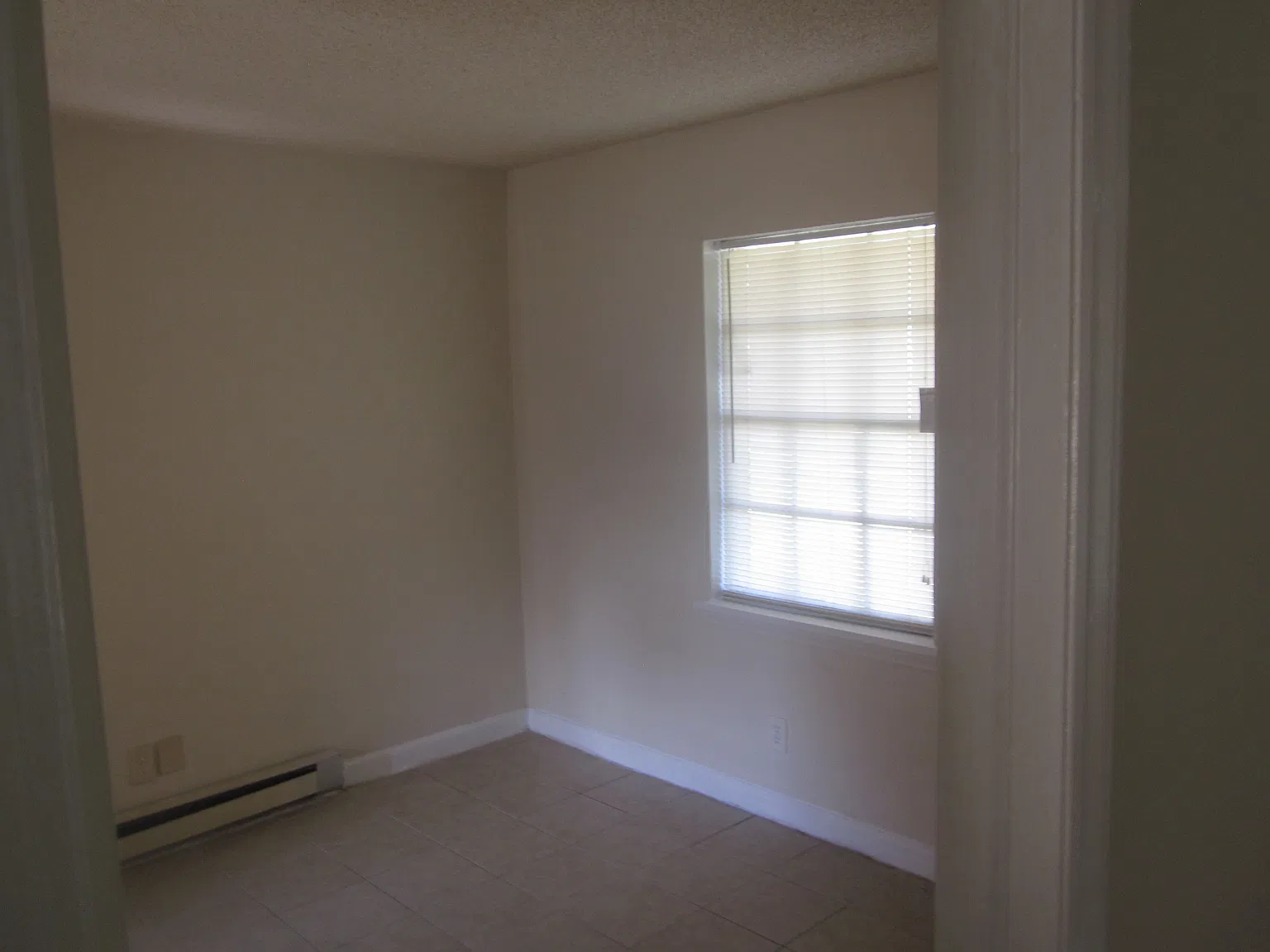 1 bed, 500 sqft, $1,000 — Photo 3