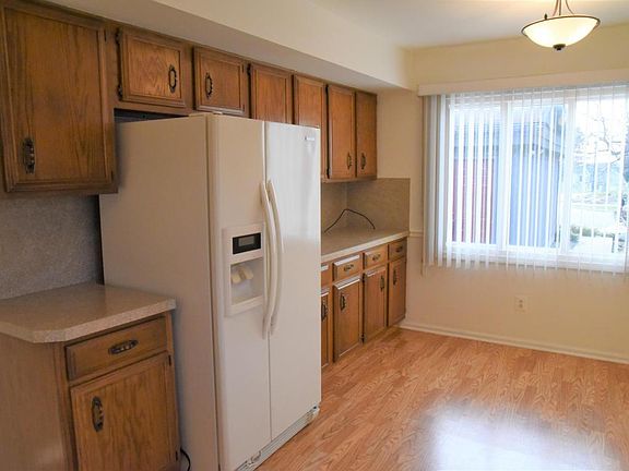 3rd image of 3128 Charlevoix Dr SE #45