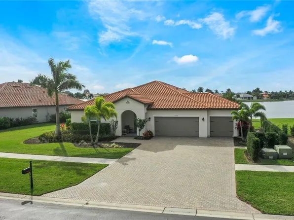 2128 Grove DR, NAPLES, FL 34120
