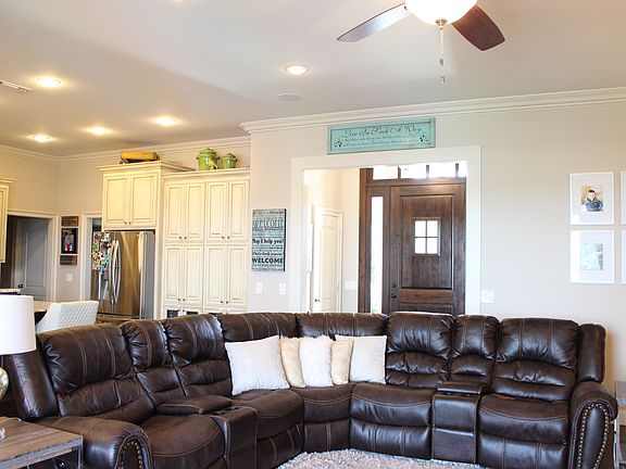 5th image of 7706 Garden Oaks Dr