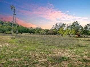 288 Royal Oaks Loop, Fredericksburg, TX 78624