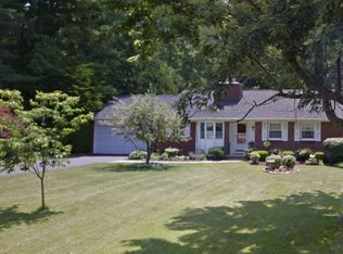 19 Nettlecreek Rd, Fairport, NY 14450