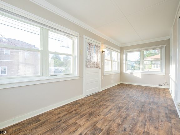 5th image of 150 Main St