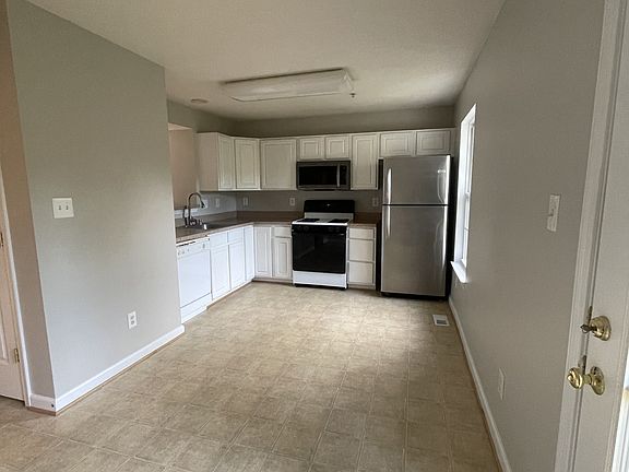 3rd image of 4757 Coralberry Ct