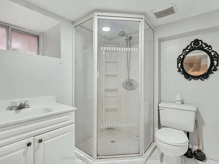 4989 Willmott St #LOWER — Photo 7