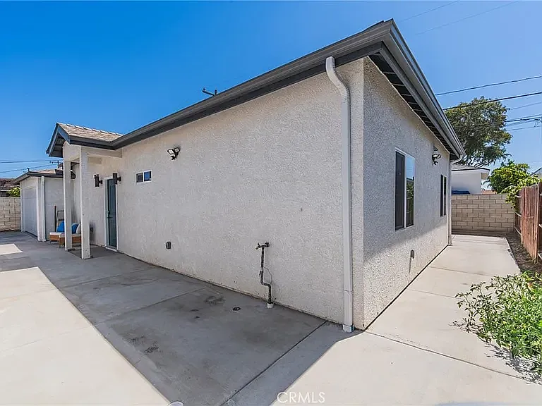 4 bed, 1060 sqft, $4,500 — Photo 3