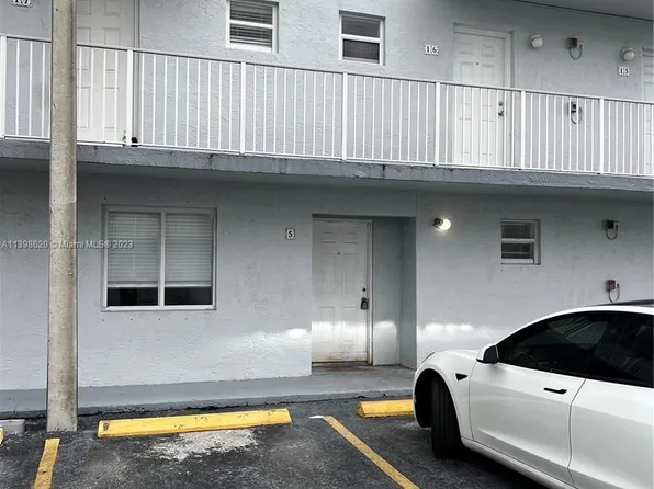 8027 NW 8th St APT 5, Miami, FL 33126