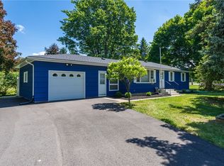 10 Palo Alto Dr, Rochester, NY 14623