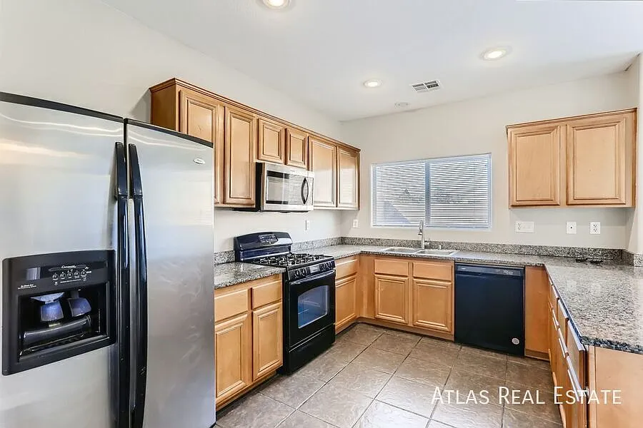 *Coming Soon* Beautiful Two Story 4 Bedroom 3 Bathroom Home - Apply Now And Get — Photo 3