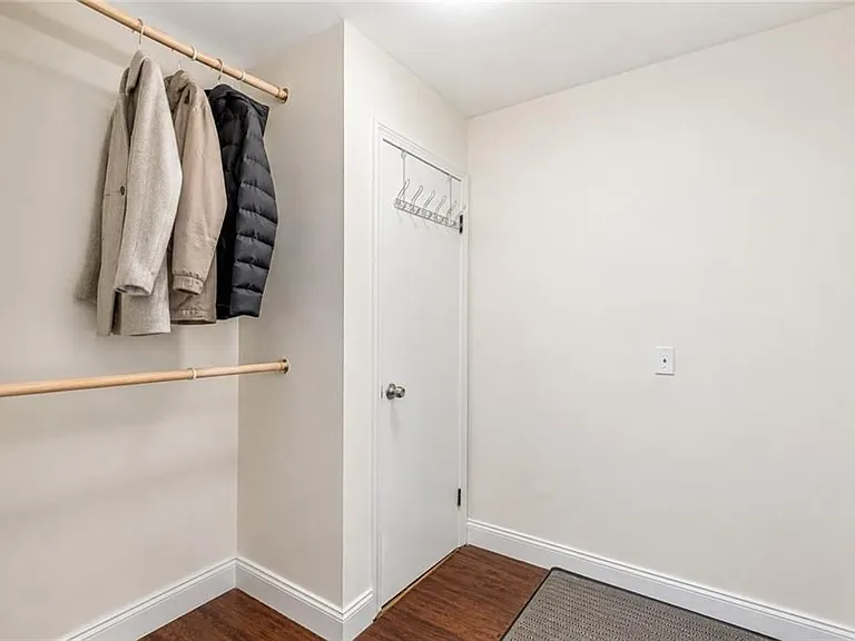 5 Interlocken Rd — Photo 7