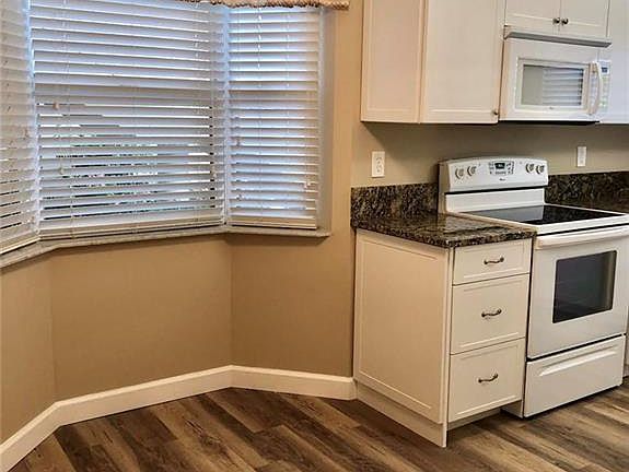 4th image of 625 W Lake Jasmine Cir Unit 625-107