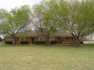 800 Honeysuckle Ln, Lucas, TX 75002