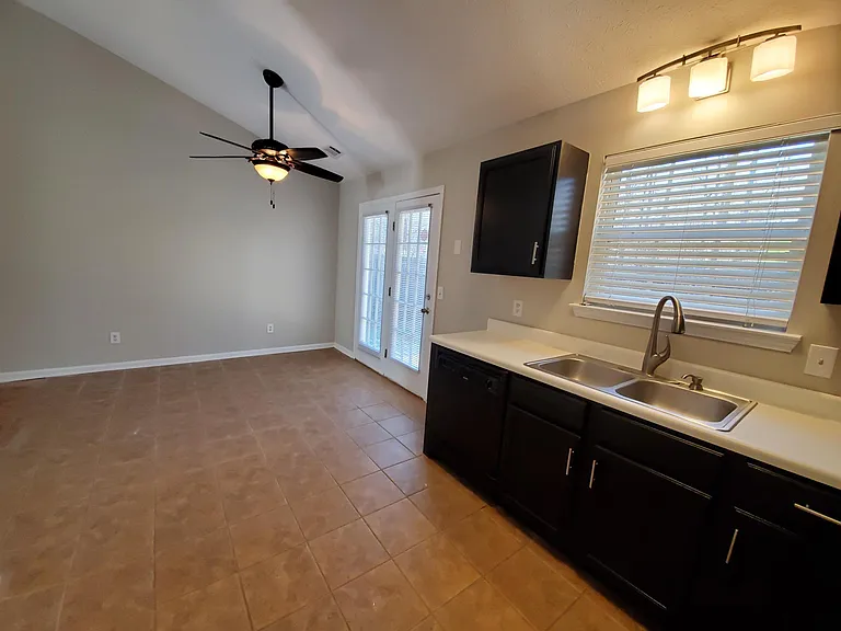 4094 Chase Pl — Photo 2