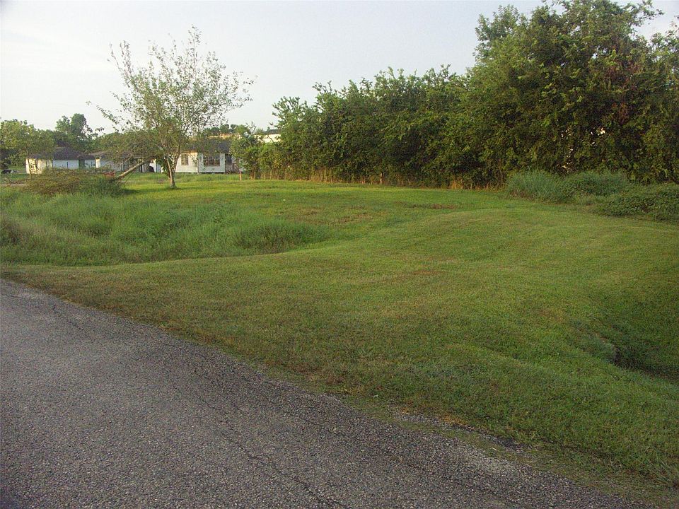 2nd image of 5302 Ricky St