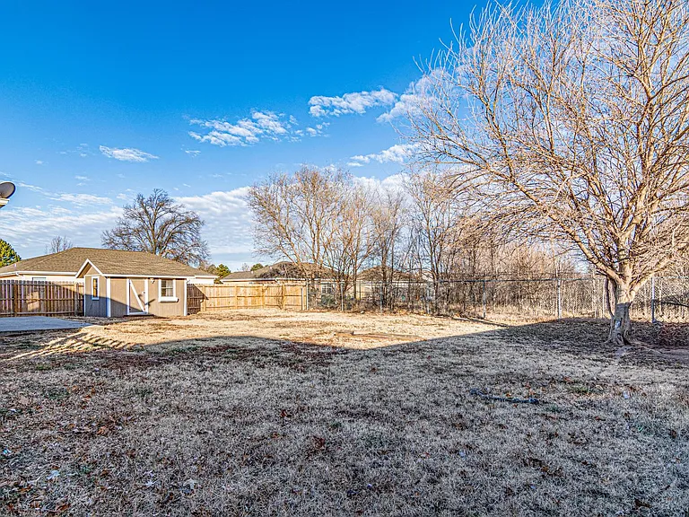 1531 N Clay St — Photo 30