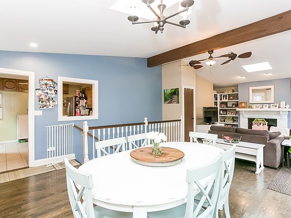 4th image of 1055 Forest Ave