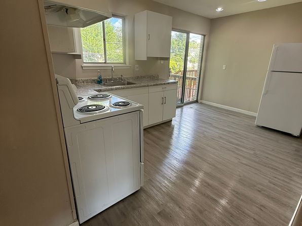 105 S Christine Cir