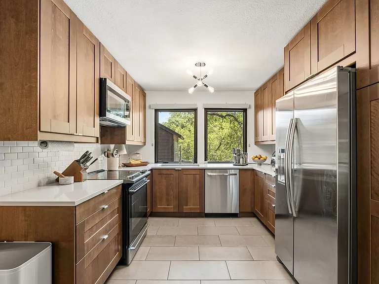 6124 Summer Creek Cir — Photo 15