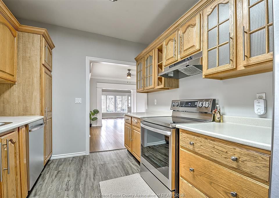 1st image of 896 Langlois Ave
