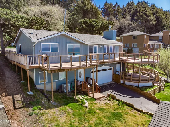 1935 NE 69th St, Lincoln City, OR 97367