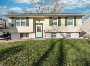 3414 W Hayes St, Davenport, IA 52804