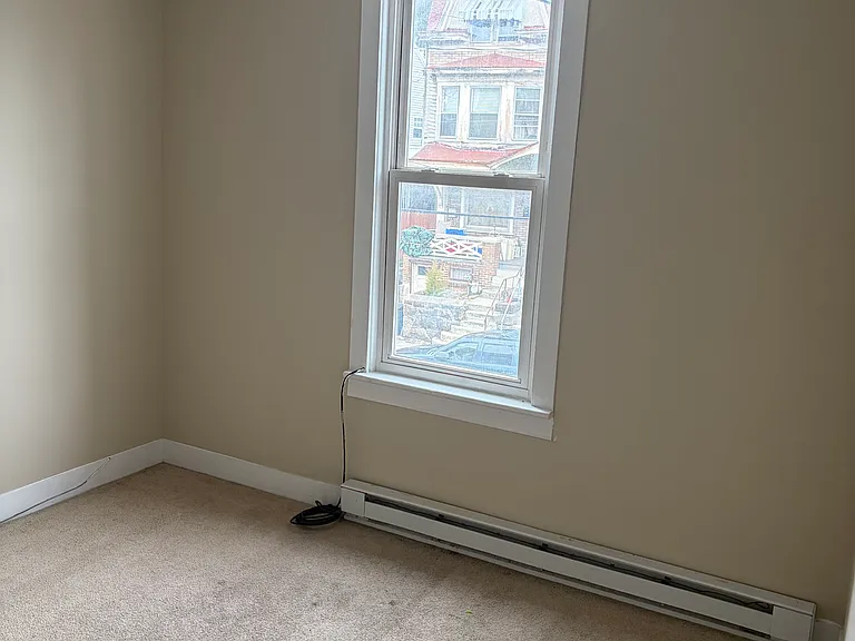 1614 W Market St — Photo 6