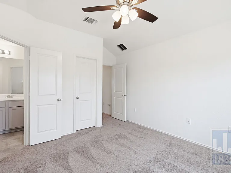 15213 Spruce Frost Cv #A — Photo 18