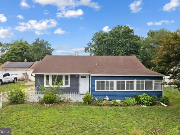 141 S Dennis Dr, Clayton, NJ 08312