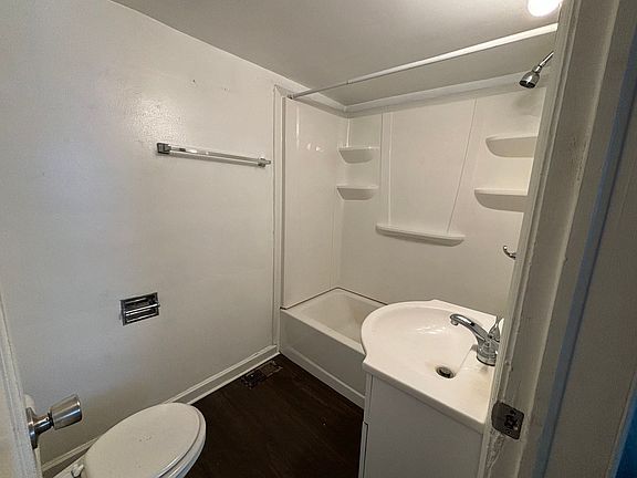 4th image of 861 N 11th St APT 1