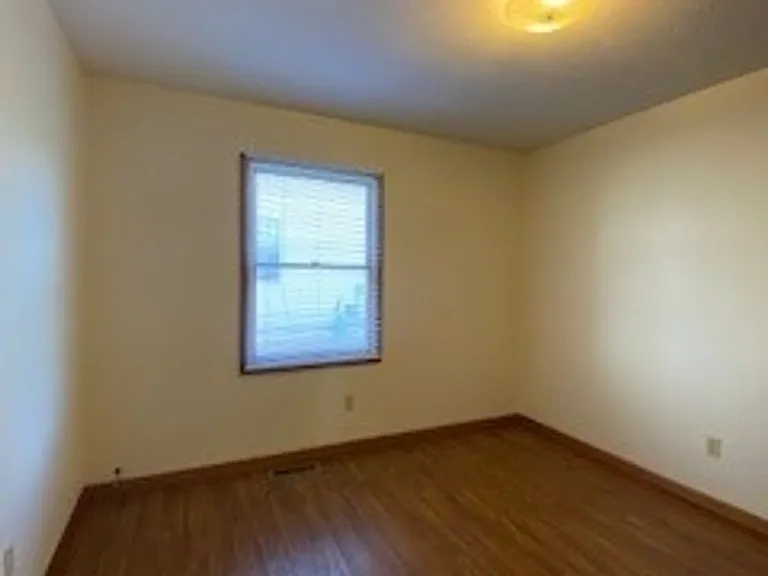 208 Stonewall Ct — Photo 10